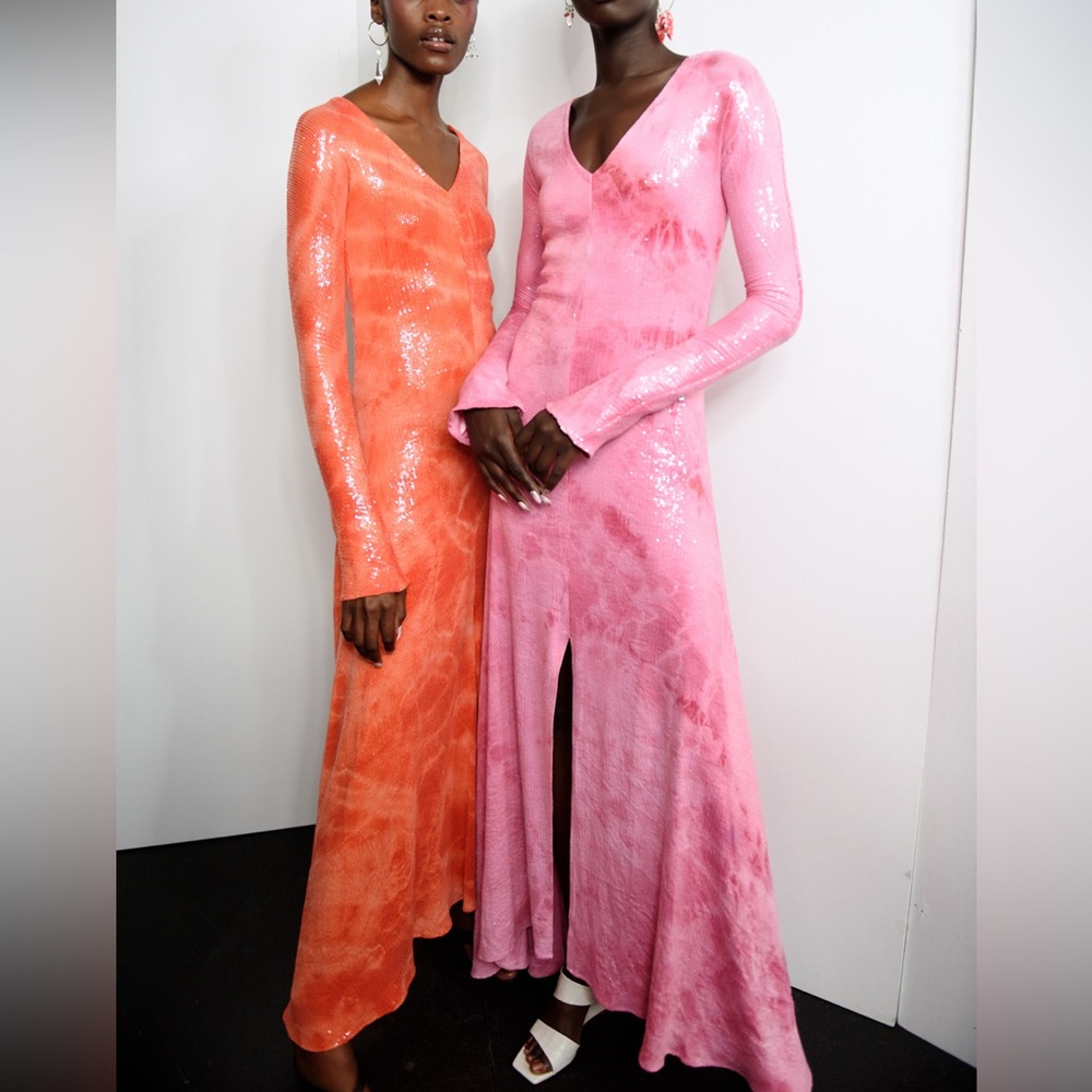 NWT Paula Knorr Elegant Pink / Coral Sequin Dress Size Medium Center Slit V Neck